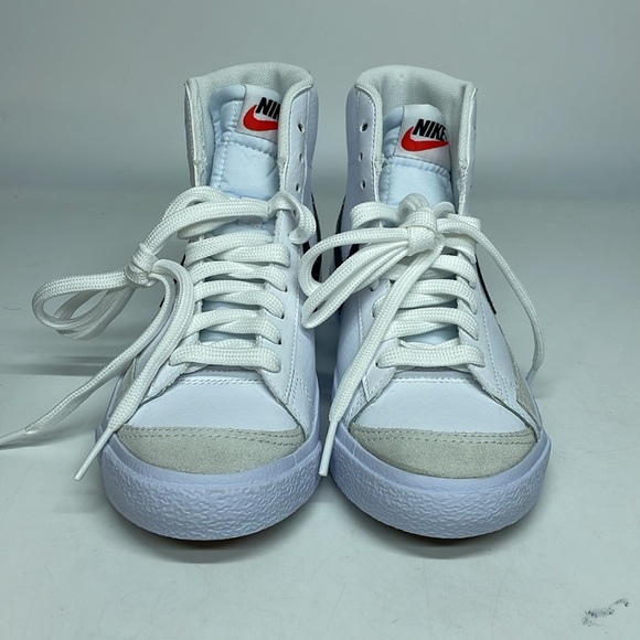 Nike Shoes Youth Blazer Mid 77 Vintage White /Black Sneakers DA4086-100 - Picture 3 of 6